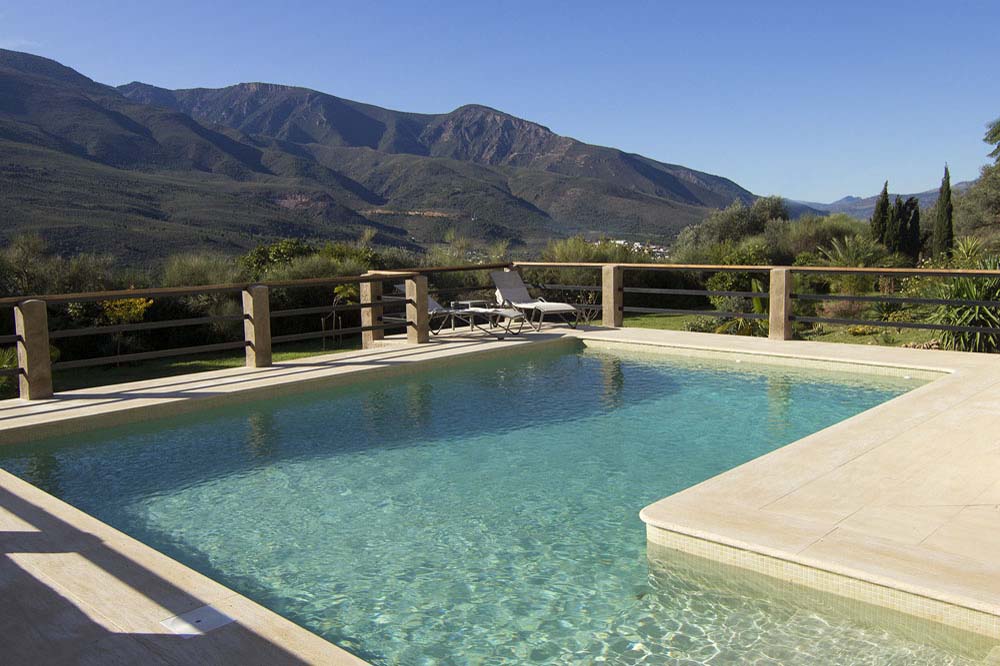 Piscina de buen tamaño